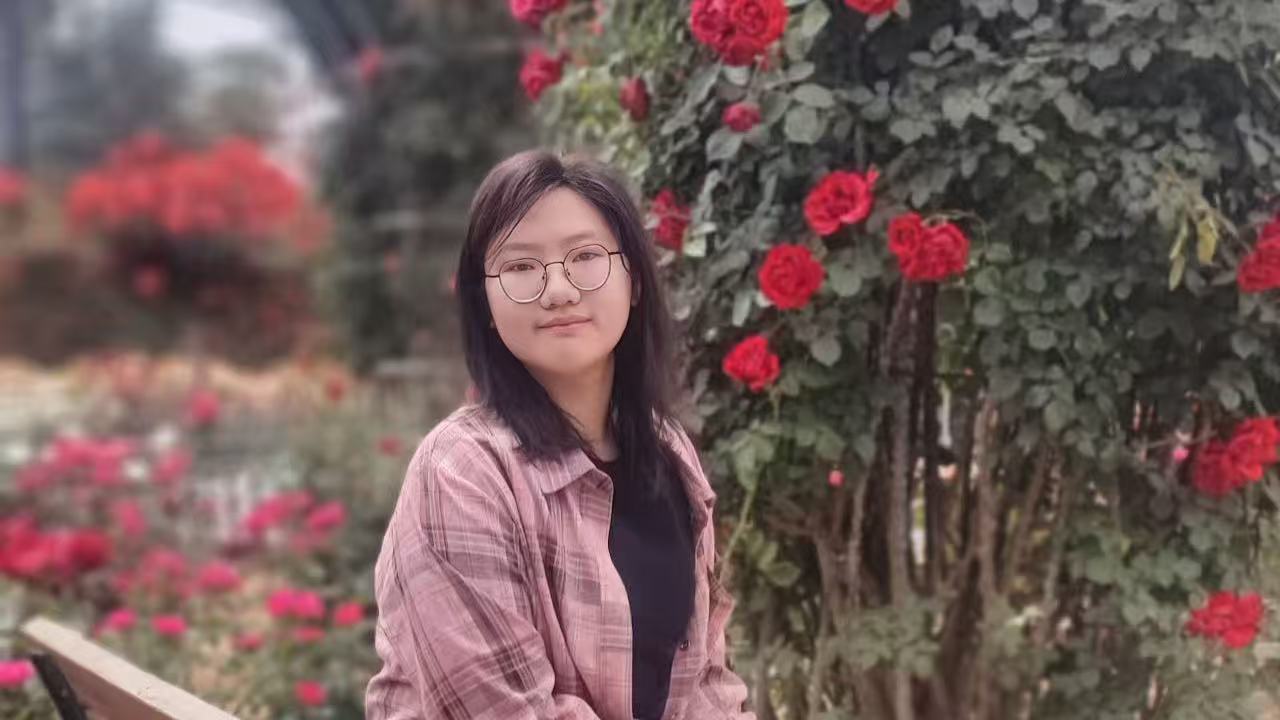 2024级李奕瑜生活照.jpg